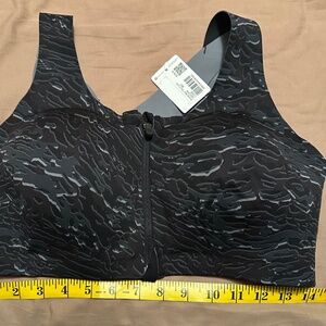 NWT Lululemon Front zip sports bra